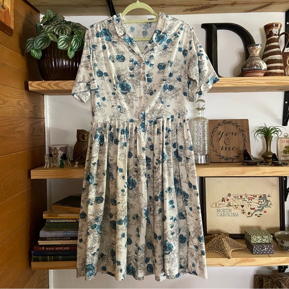 Vintage Dresses & Skirts - Vintage 1950s blue and white mid century floral fit and flare dress